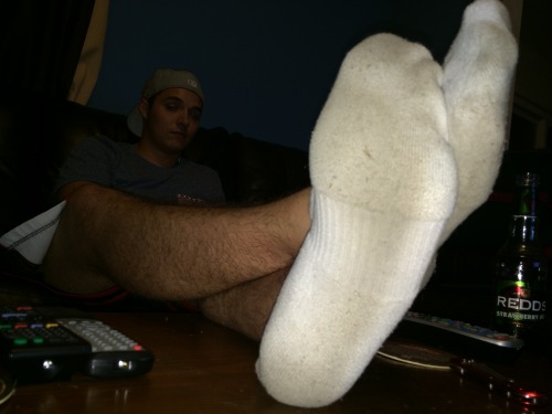 omgwhatthefunkus:Can’t stop jerking to these feet. :P *drool* :P(via Gridllr)