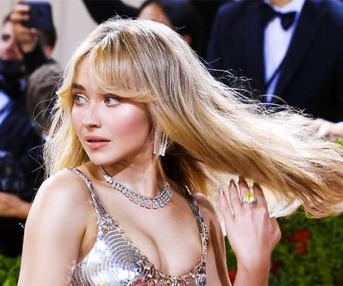 atomicwinter:SABRINA CARPENTER attends the 2022 Met Gala at the Metropolitan Museum of Art (May 2)