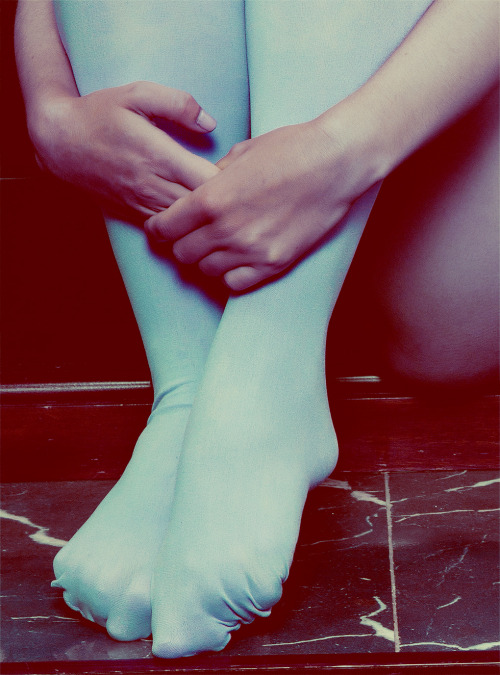 http://tights-details.tumblr.com/post/135776793918