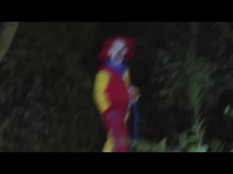 our-spooky-world:Our Spooky World: Reports of Mysterious Clowns Attempting toLure Children Into the 