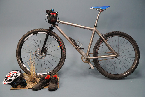 bikesandgirlsandmacsandstuff: (via Custom Build: Do-All Singlespeed ‘Backcountry Bike’ | Gear Junki