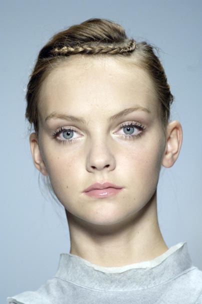modelmeth:  carmens-kasstle:  mihaliko: Rochas S/S 2006  So many of my faves are here.  doll face era