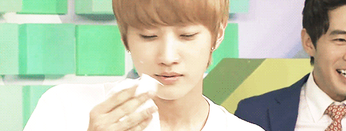 7ae-deactivated20140920:  jinyoung’s cupcake cf.   