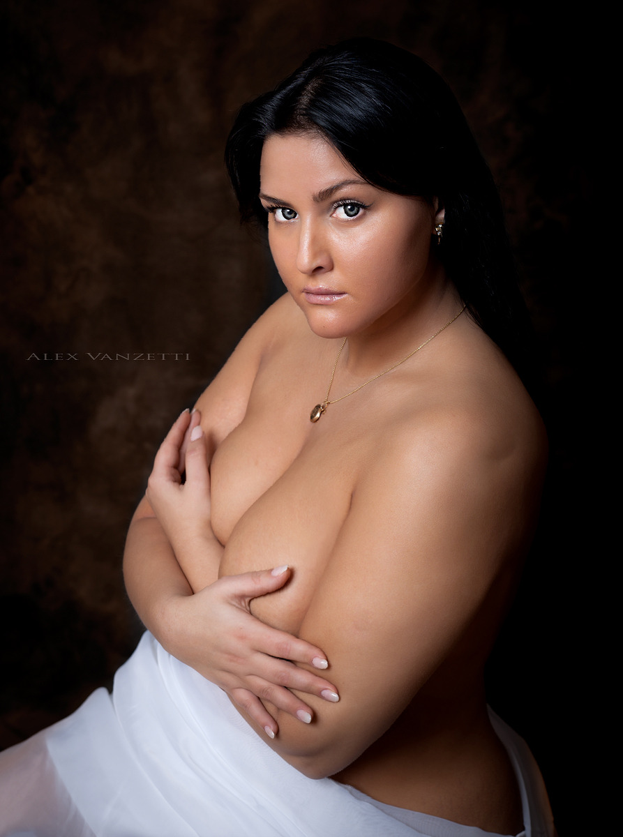 Plus size model yara