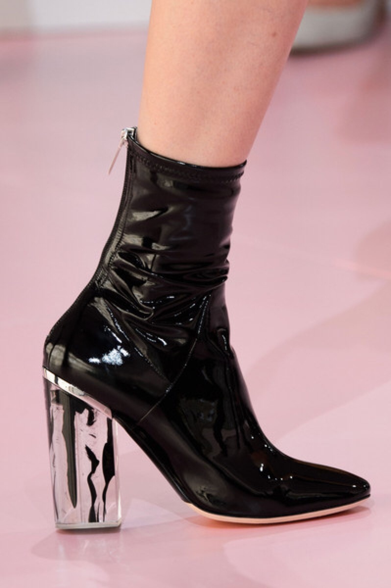 clothesmindedx3:  simplxst:  flaizen:  Dior by Raf Simons Winter 2015 PFW  IN LOVE