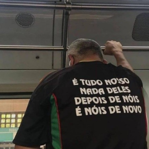 A vida não te ensina a ser forte, ela te