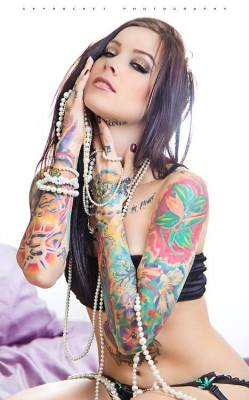 tattooedwomenarebeautiful:  Modèle: Tessa