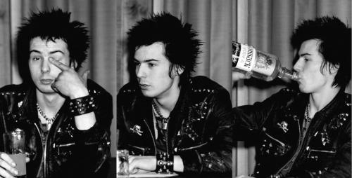 canyoufeelmy-lovebuzz:  Happy Birthday Sid! 