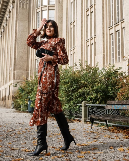 Antonela Cupic in Nine West boots 