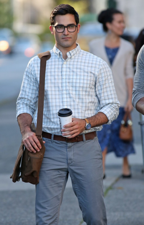 mynewplaidpants: Tyler Hoechlin can wear a pair of glasses