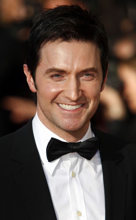 richards-smile: Richard Armitage Appreciation → Smile (1/∞)