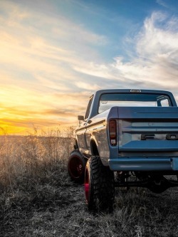 utwo: Ford F150 4x4 © maxlider brothers