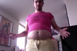 thegainproject:  The return of the pink shirt. The shorts fit, but I think that’s only because I’ve stretched out the button. Threatened to pop off any second now.Overall I’ve lost a bit of weight, but I’m bigger everywhere. So what does another