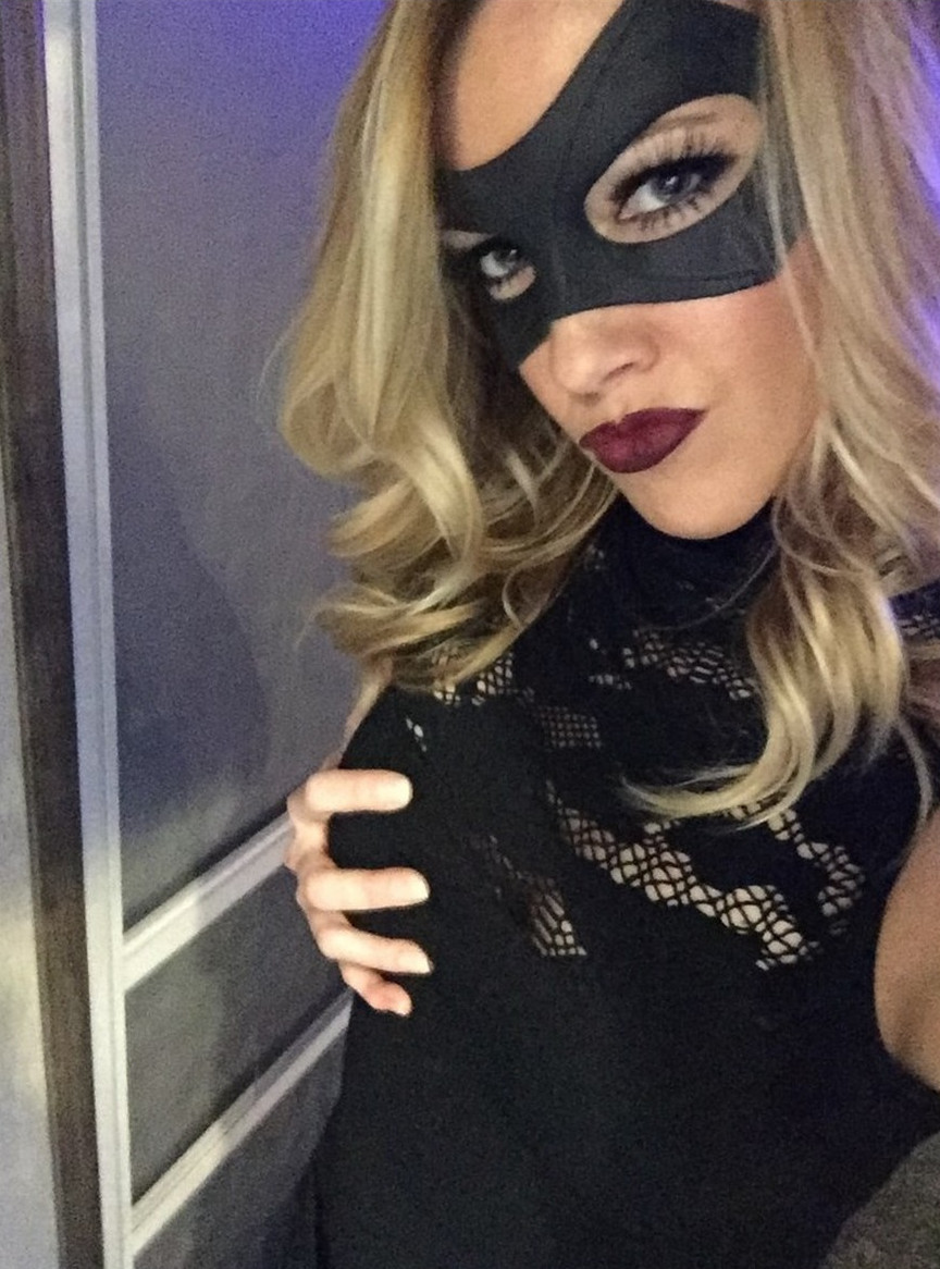 puceau1er:    Katie Cassidy alias Laurel Lance dans la série Arrow aime sûrement