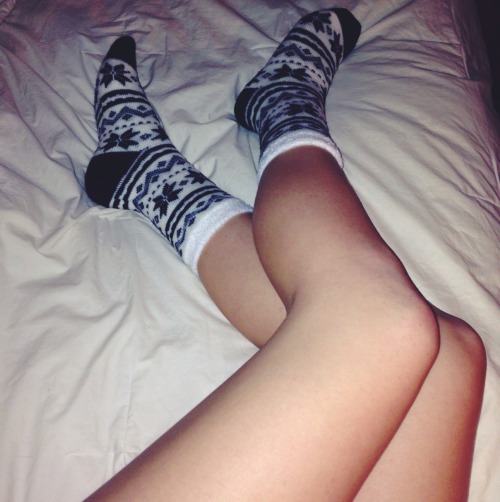 XXX taythelittlemermaid:  long pale legs and photo