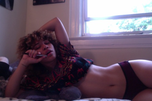 peacewilliams:  s/o to the shawtys w/ long torsos. 