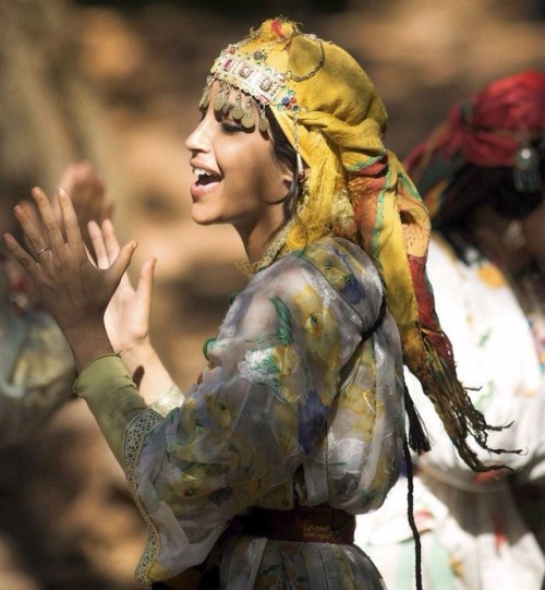 Woman in traditional berber clothes, Morocco. From the movie : la source des femmes 