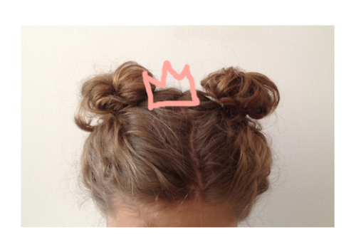 haizela:  i got bored so i gave her a crown :’) don’t laugh at my failure 