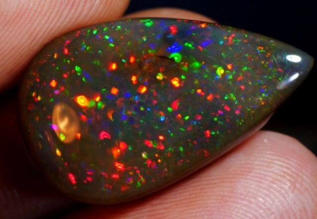 bijoux-et-mineraux:  Prism Pattern Welo Opal (smoked) - Ethiopia 