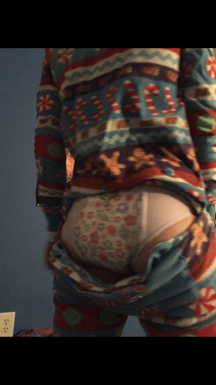 pull-upprincess:These sweet cheeks are ready for bed!!!