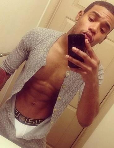 talldaddy:  slim71:  guysloveiphones:  guysloveiphones.tumblr.com  Just sexy as hell