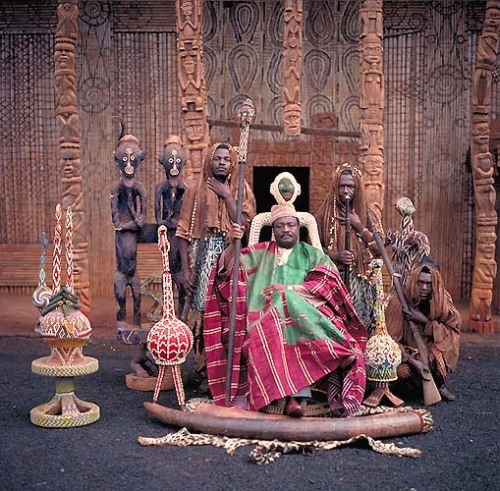 nikkofrikko: African Kings: Portraits of a Disappearing Era from 1988 to 1991 by French photographer
