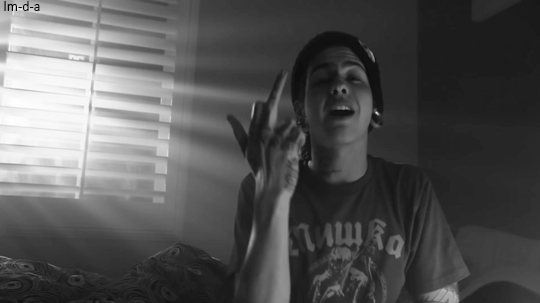 lamirada-del-amor:  T.Mills