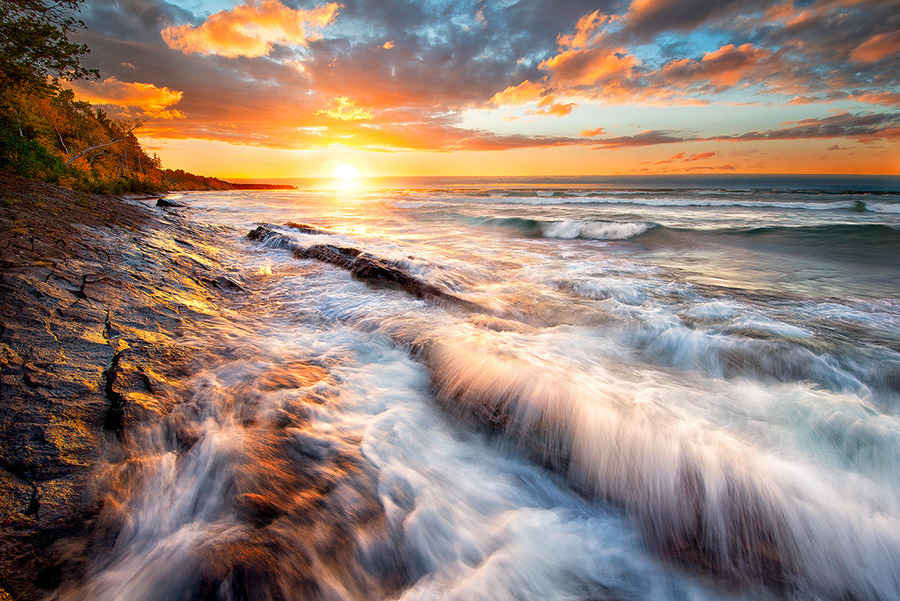 -olly:  Keweenaw Sunset Breakers (Source) 