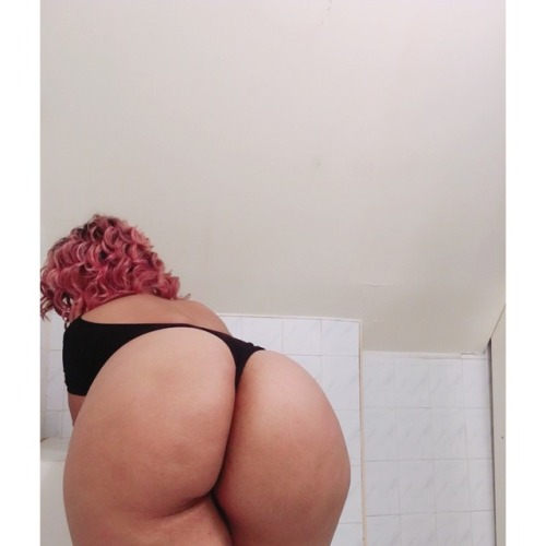analbleedingpads:  I’m ready for morning spankings💕