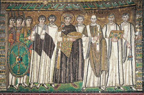  Justinian, Bishop Maximianus, and attendants, mosaic from the north wall of the apse, San Vita