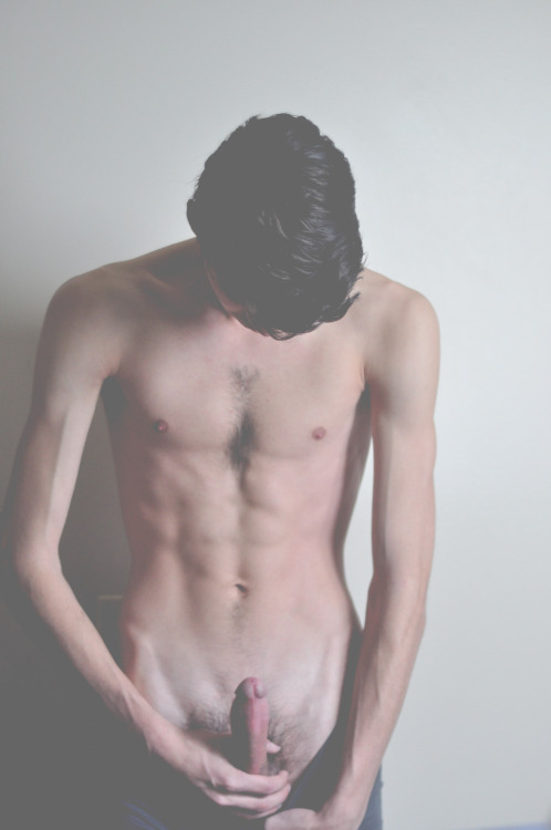 boisbonersncum:  anightfox: “I’m 19 years old, 120 pounds and 6 foot . All the pictures on my blog are self shot.”You should follow him. I do! 