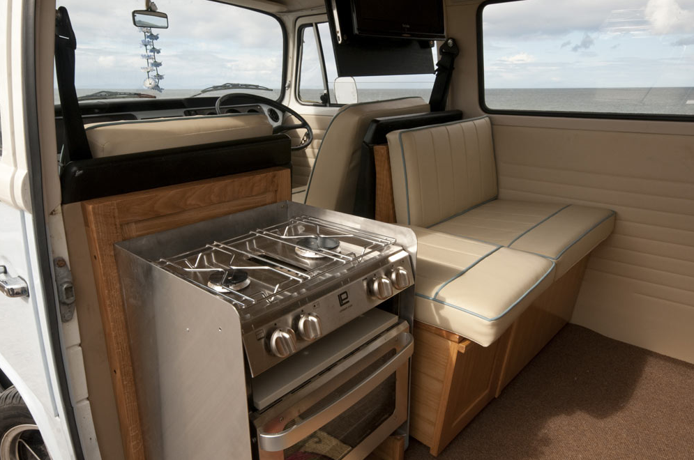 abbydollll:  shyowl:  wanderlust-grit:  Check this out. 1972 VW camper van revamped.