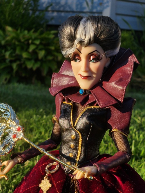 Doll Pictured: Disneystore Limited Edition Midnight Masquerade Lady Tremaine
