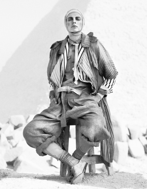 vmagazine:  &lsquo;Avventura Nel Deserto&rsquo; - Model: Jules Mordovets - Photographer: Mar