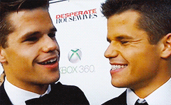 migrated:holtbyism:Happy 25th Birthday Charlie & Max Carver! ↳ Charlie was born on 7/31/88 and M