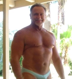 royaldaddies:  LA Muscleman. This Daddy is by far the sexiest of them all! 