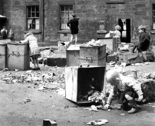 whattheendoftheworldlookedlike: Gorbals, Glasgow, Scotland, c. 1940s.