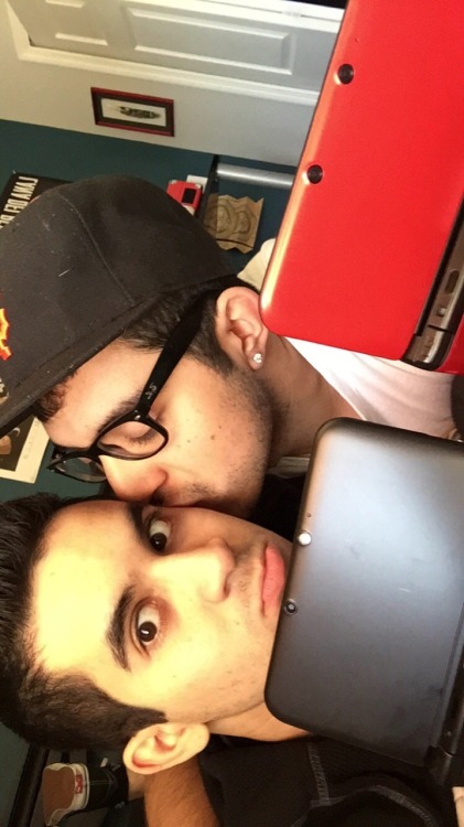 rodehead:  he recently bought a Nintendo DS just to play Mario Kart w me & it’s so adorable