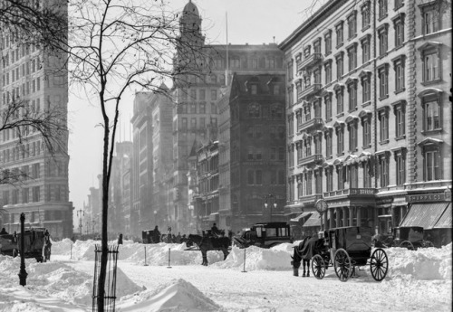 5th Avenue after a snowstorm (New York City, 1905).