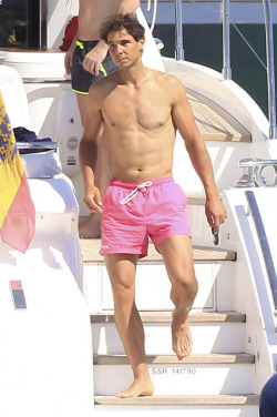 shirtlessmalecelebs:  Rafael Nadal