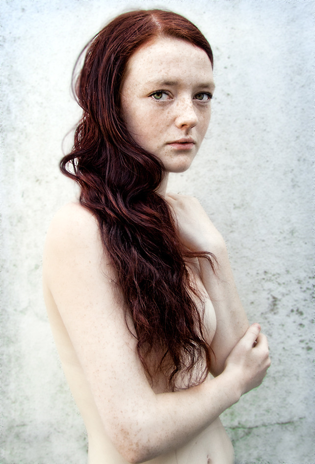 keep-it-kinky:  Freckles and speckles by Dezstruction 