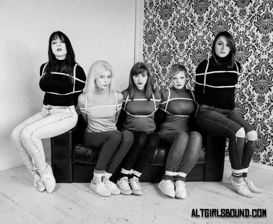 bdsm-place:  Custom-6 by JohnnyWonders 