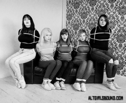 bdsm-place:  Custom-6 by JohnnyWonders 