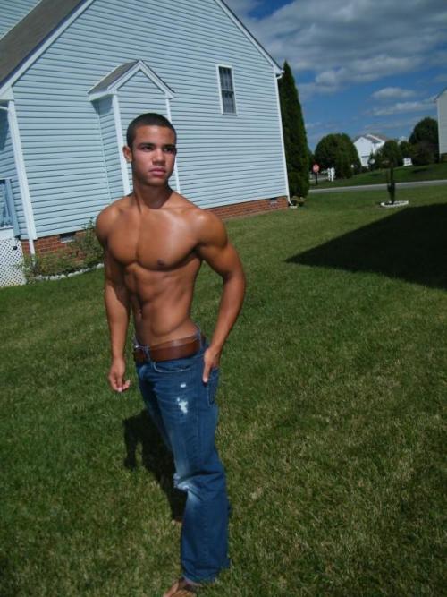 just-a-twink-again:  racock:  jl7197:  Daniel  For more hot pics and videos follow: racock.tumblr.com  ohhhh fuck! 