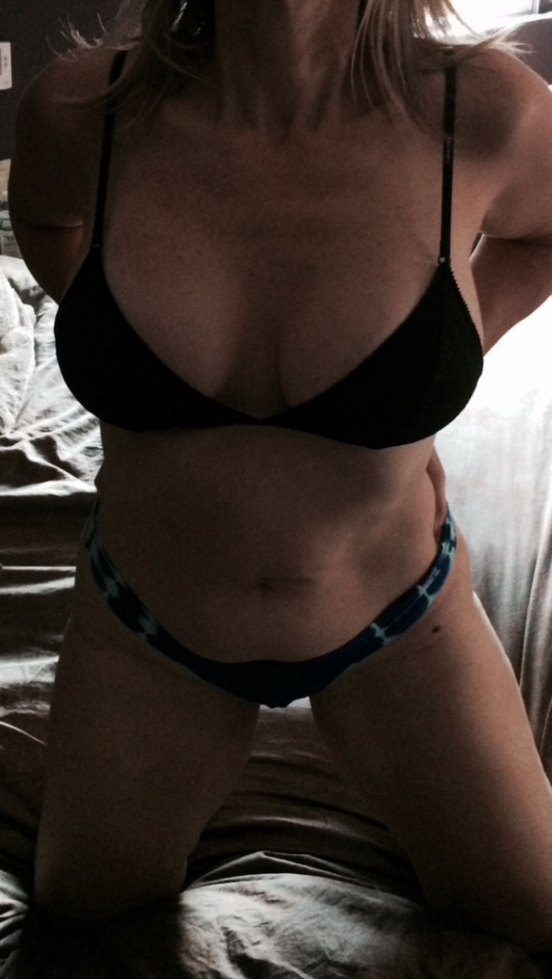 couple-sharexxx:  Who is down for afternoon action?  I was feeling it and got naughty