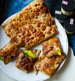 captain-foodfunk:  (Via: vegan-yums.tumblr.com) Meet The Avo-dilla! - Get this recipe for this, and other great vegan dishes here http://x.co/2oBBF