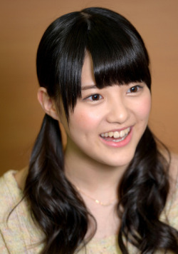 z3144228ii:   （ＡＫＢ的人生論）木本花音　屋台のカエル、おいしい！    