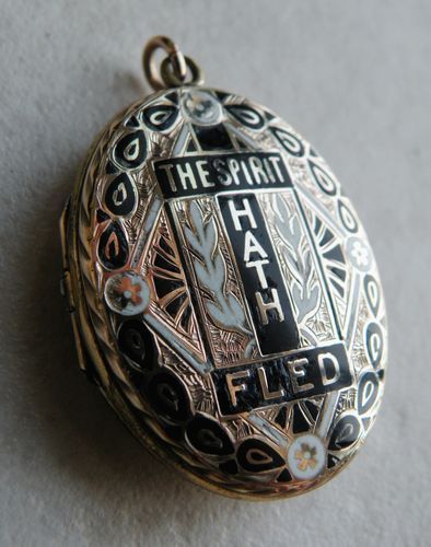 treasures-and-beauty:“The Spirit Hath Fled” - Victorian mourning locket with black and white enamel 