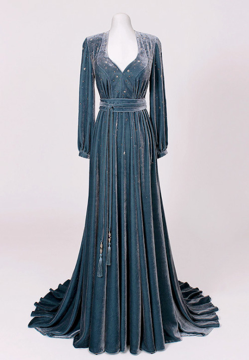 headspacedad: evermore-fashion: Linda Friesen Haute Couture Gowns @braincoins