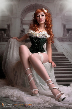 kalicokitten:  Corset Kitty corset-ladies: